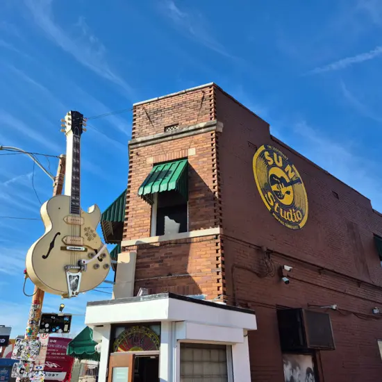 TS_HNUTN_SunStudio.jpg