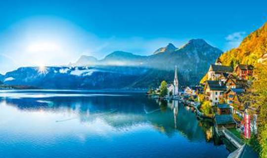 Lake and mountain range in Austria