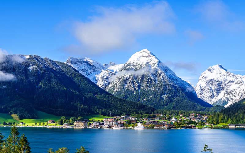 Highlights of Austria: Mountains, Lakes and Spectacular Salzburg