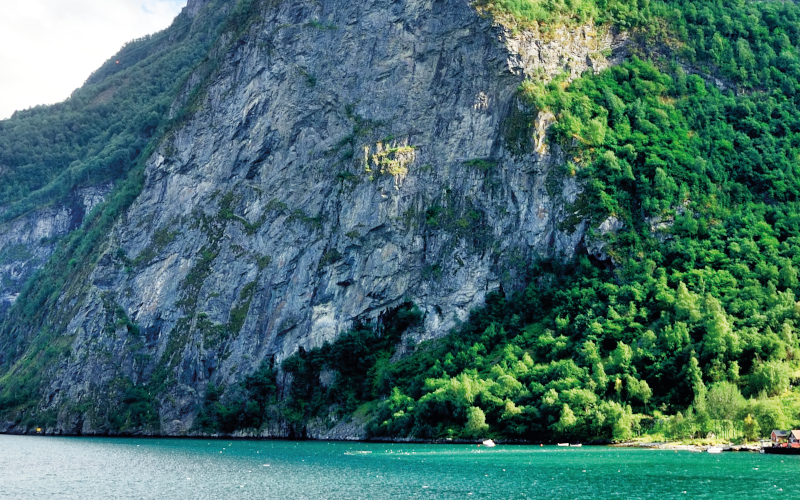 Norwegian Wonders - Cities, Fjords and Mountains