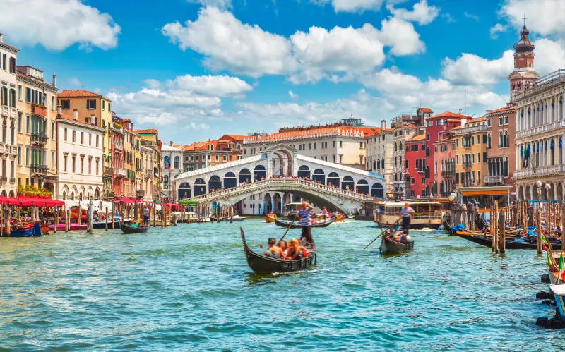 Rialto Bridge - things to do in Venice